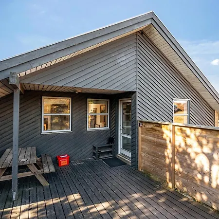 Casa de Férias Pet Friendly In Henne With Sauna *