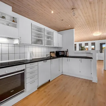 Prázdninový dům In Henne With Sauna *