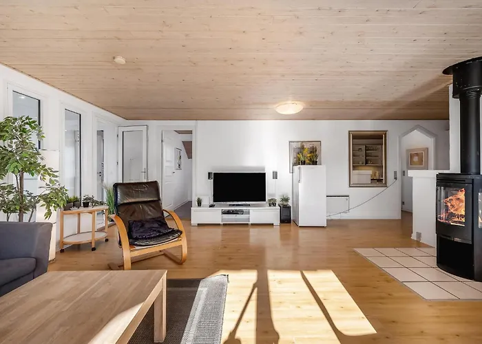 Pet Friendly In Henne With Sauna Feriehus
