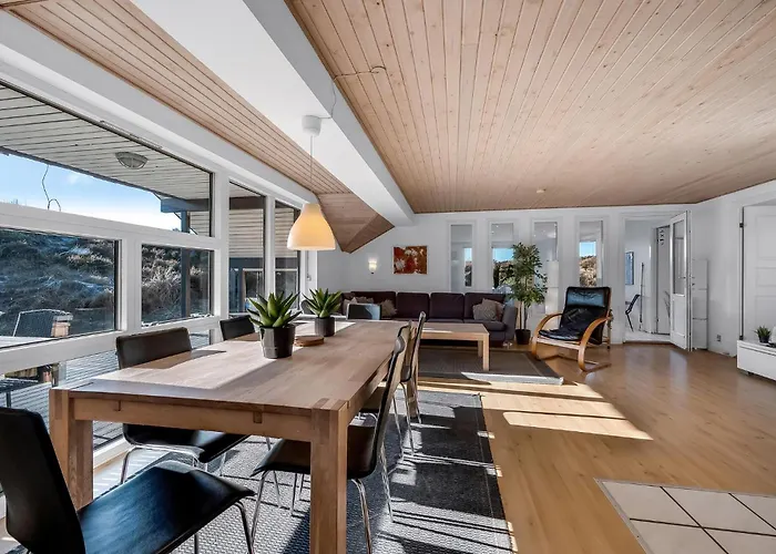 Pet Friendly In Henne With Sauna Feriehus *