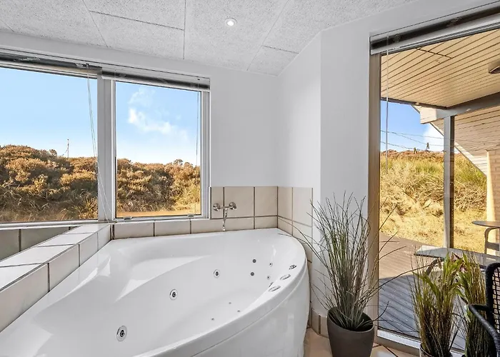 Feriehus Pet Friendly In Henne With Sauna